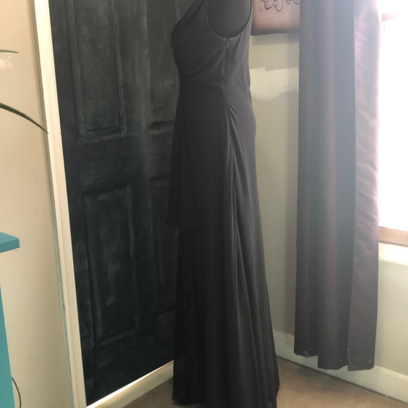 JS Boutique Jet black floor length gown. - Picture 2 of 4